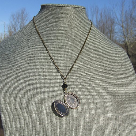 Victorian Woman Cameo Style Photo Locket Necklace Bronze Color with Black Glass - Picture 2 of 5